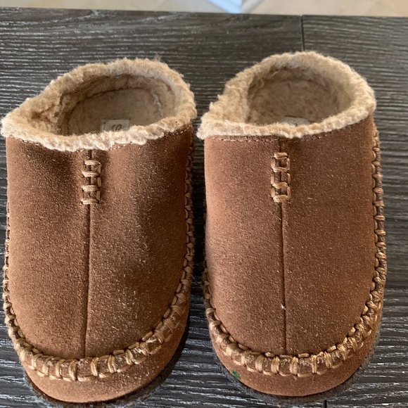 sorel kids slippers